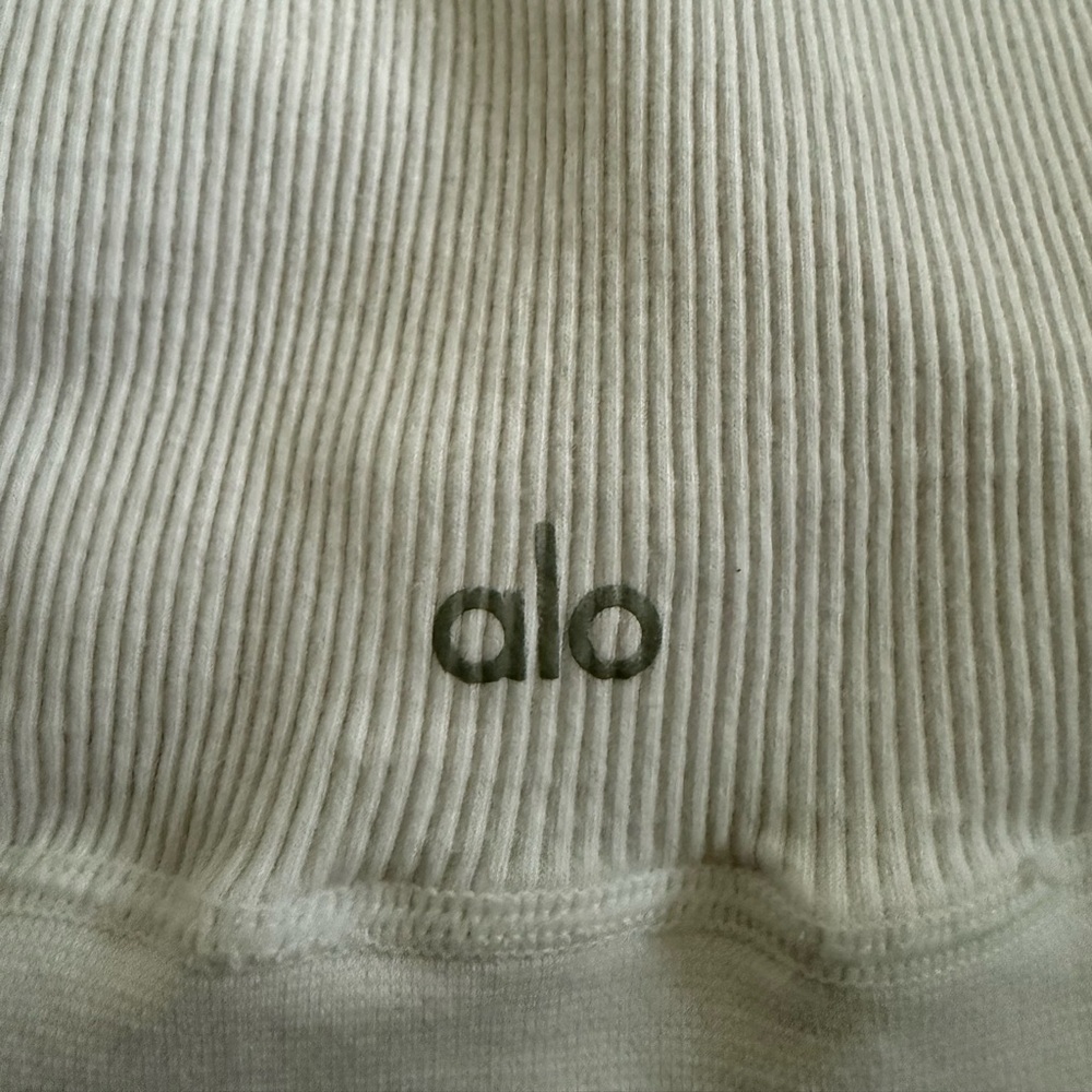 ALO Yoga Seamless Ribbed Cropped Serene Long Sleeve - Picture 9 of 11